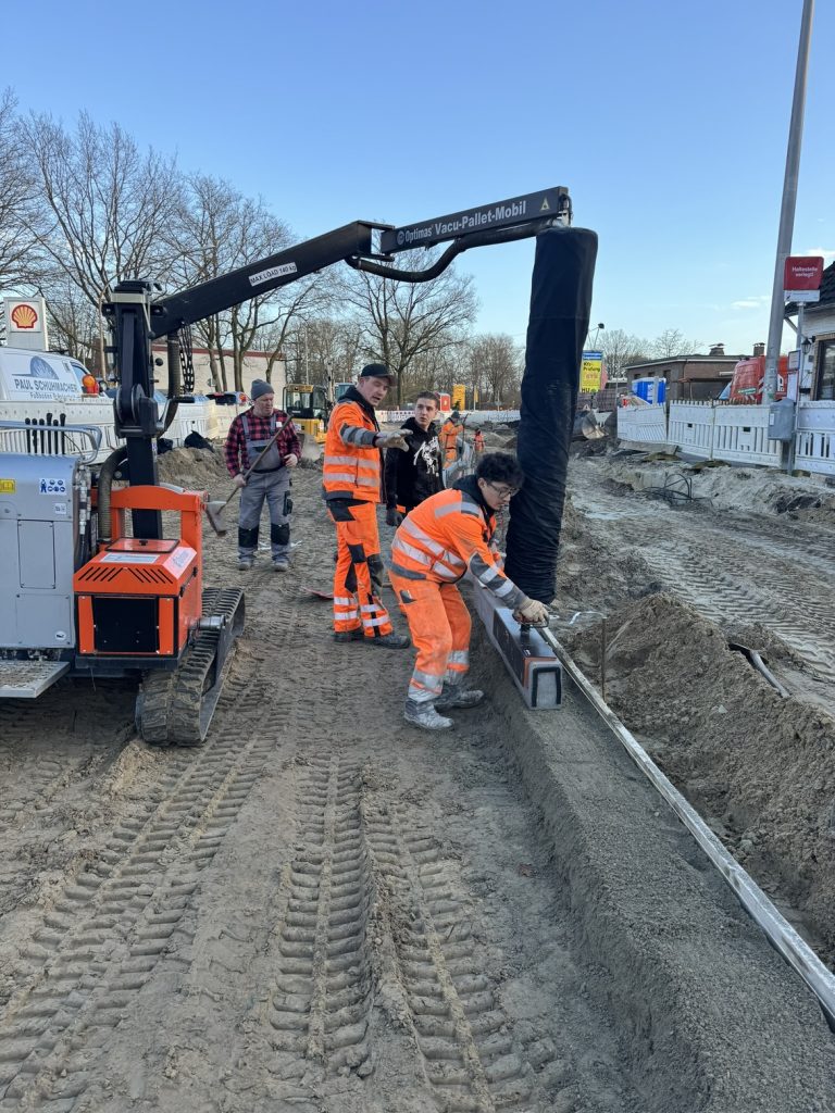 Bordsteine setzen mit Vakuumtechnik