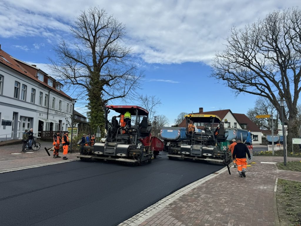 Deckschicht gestaffelter Einbau