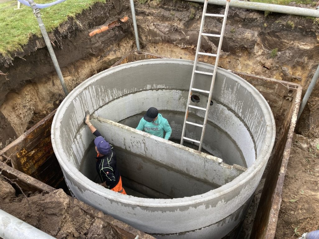 Einbau einer 2-Kammer Kleinkläranlage